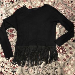 Black cashmere sweater with fringe suede detail